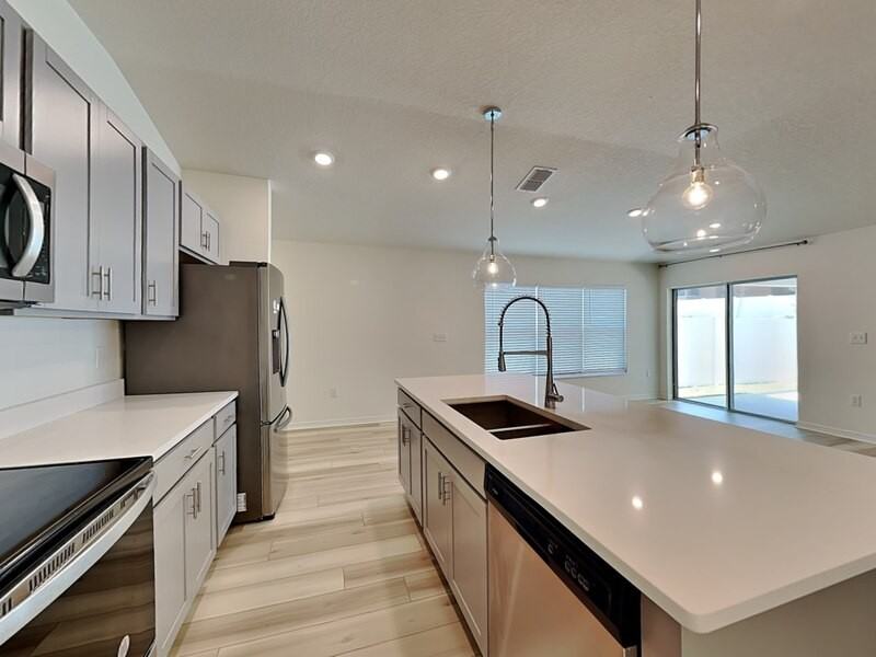 1052 Papaya Cir - Photo 2 of 27