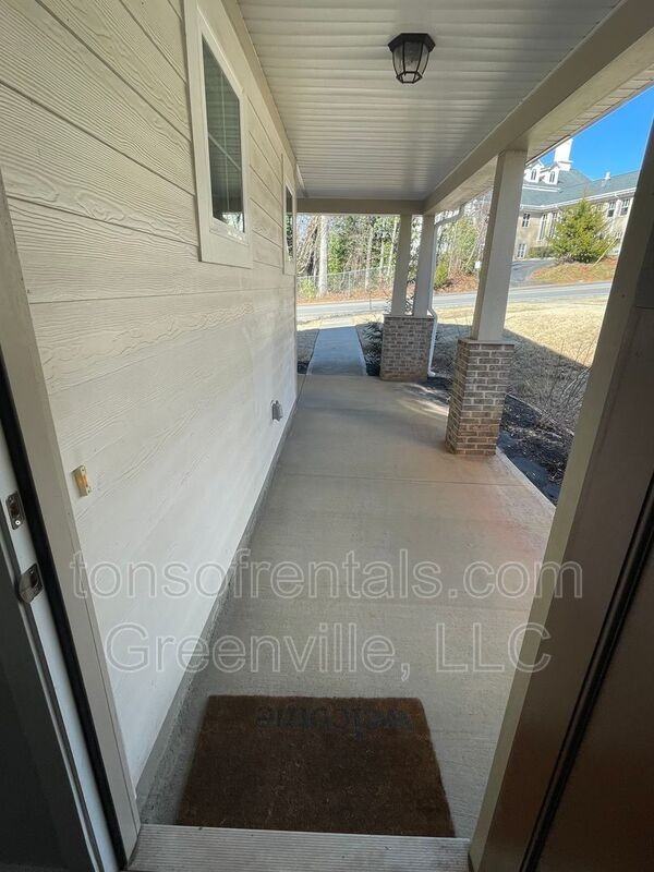 536 Twin Lake Rd - Photo 4 of 17