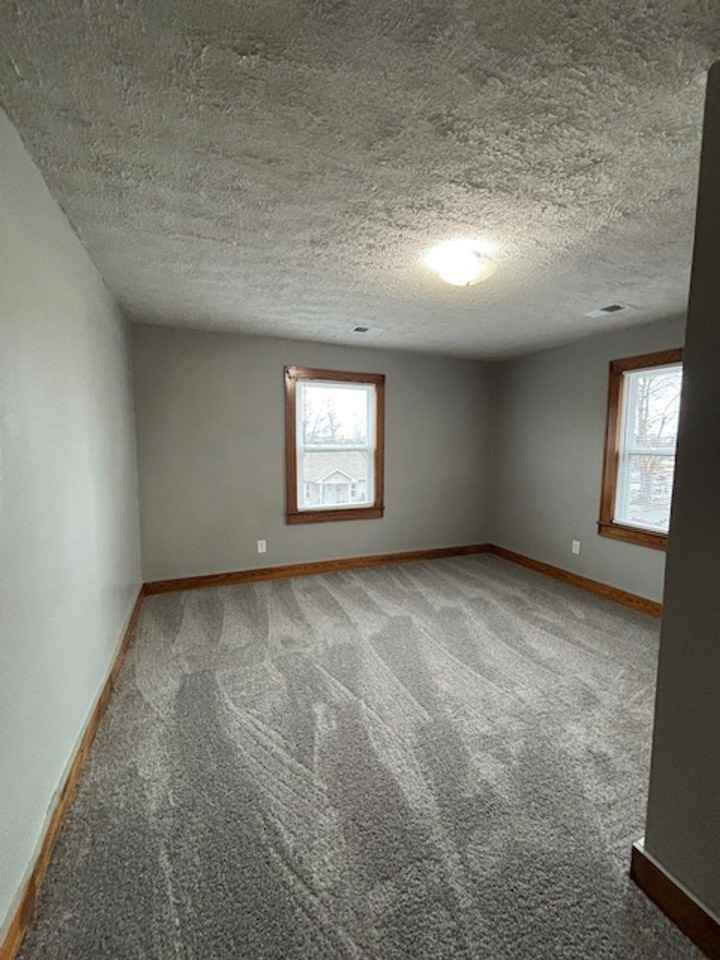 306 Brown Street - Photo 2 of 18