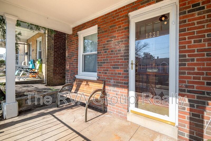 1230 Wallace St - Photo 4 of 46
