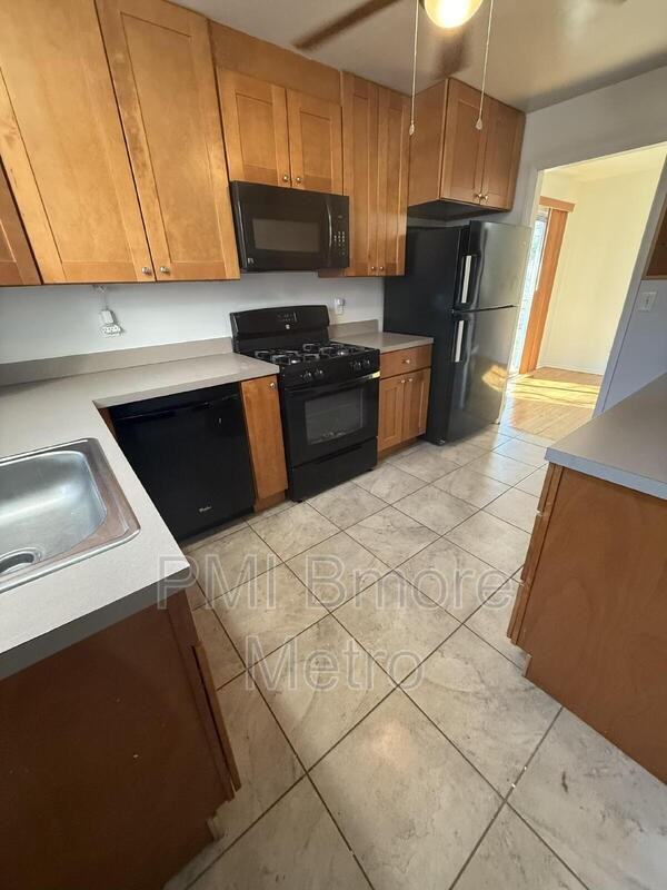 608 Piper Rd - Photo 2 of 26