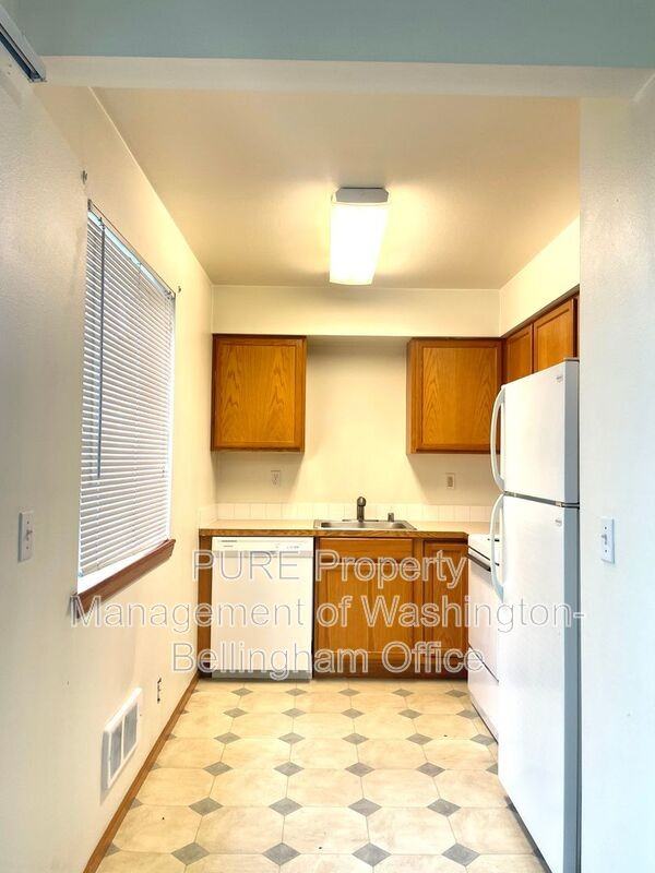 3150 W Maplewood Ave #102 - Photo 5 of 12