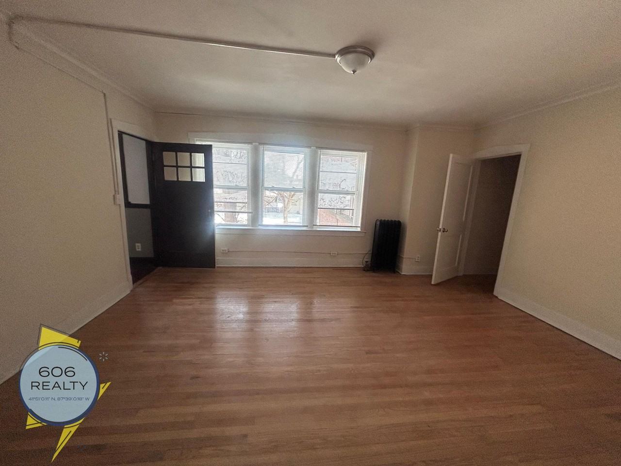 Downtown Riverside Courtyard Apts! - Photo 6 of 8