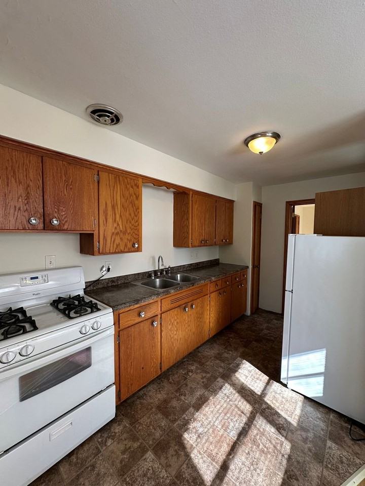 3523 Grand Ave S - Photo 5 of 18