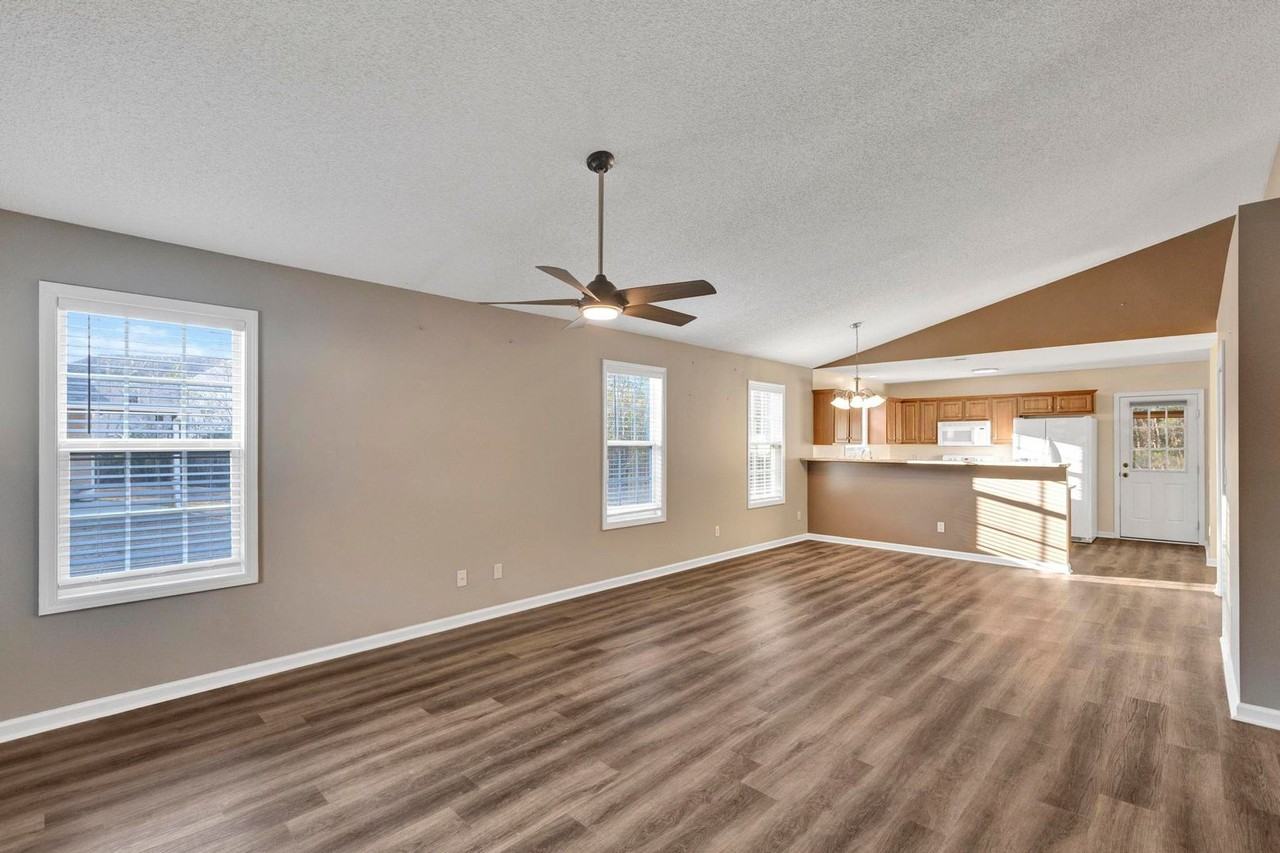 113 Bay Tree Cir - Photo 3 of 19