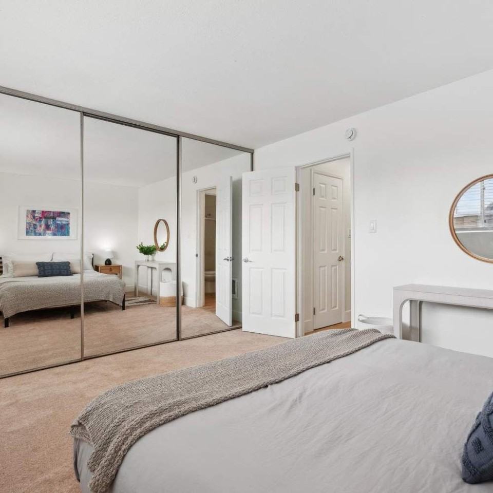 DEL CORONADO - Photo 5 of 27