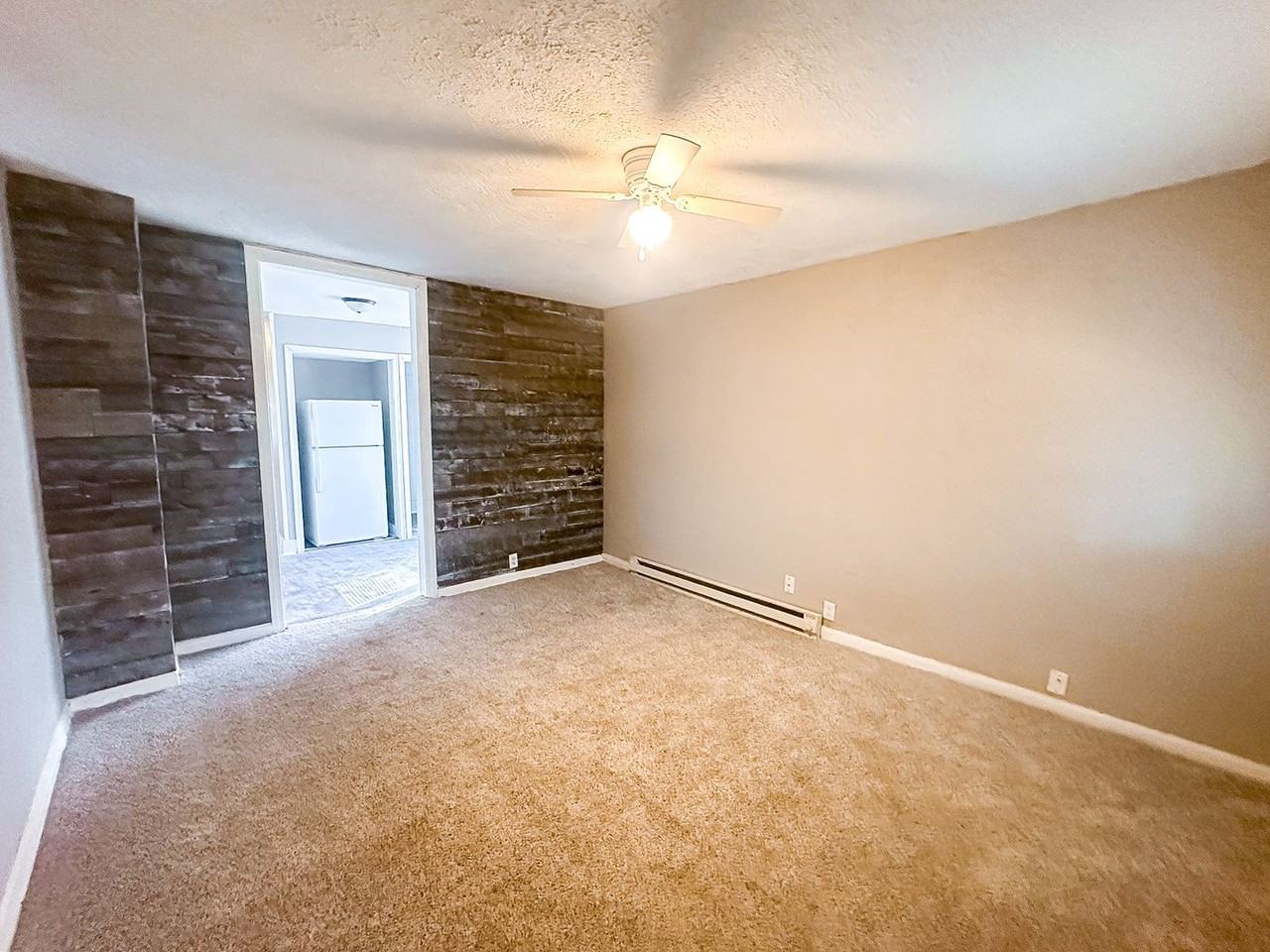 253 S Dearborn St - Photo 3 of 18