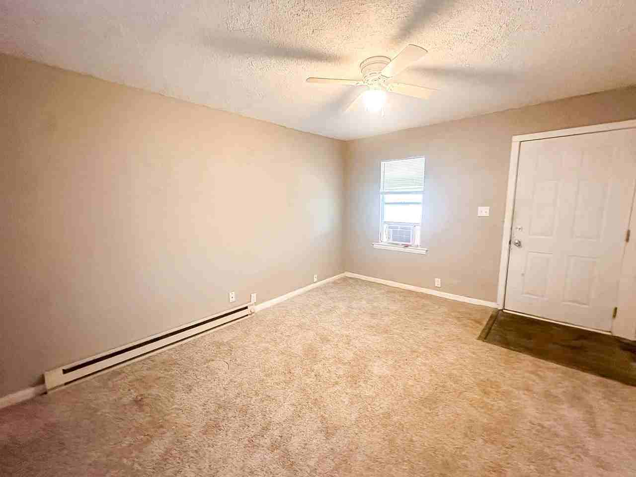 253 S Dearborn St - Photo 4 of 18