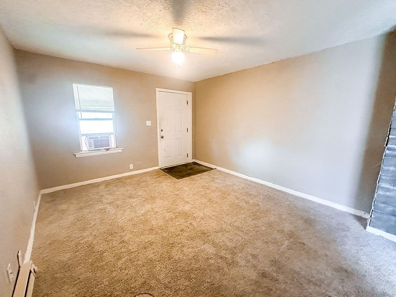 253 S Dearborn St - Photo 5 of 18