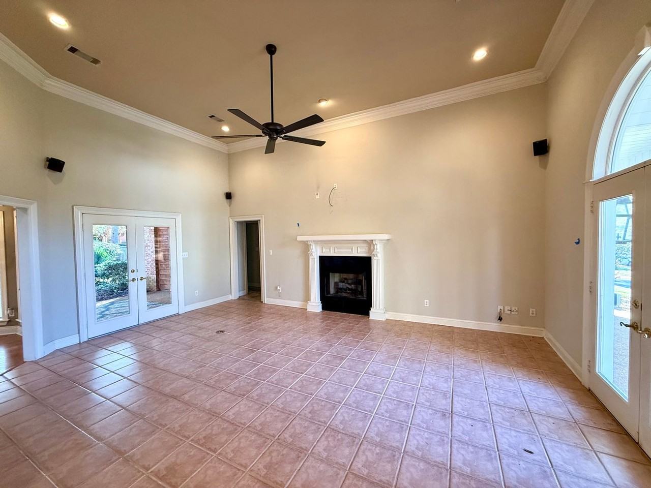 137 Whisper Lake Blvd - Photo 4 of 28