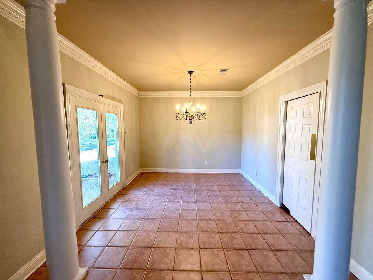 137 Whisper Lake Blvd - Photo 7 of 28