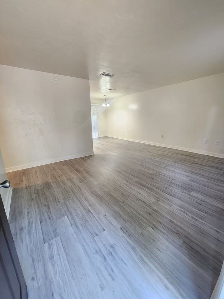 1935 Nw 31st Pl - Photo 2 of 16