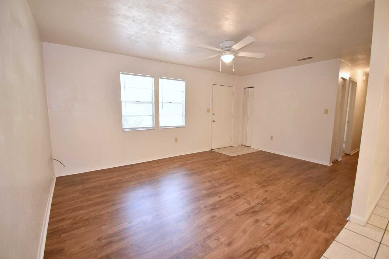 2041 Nw 33rd Ave - Photo 2 of 17