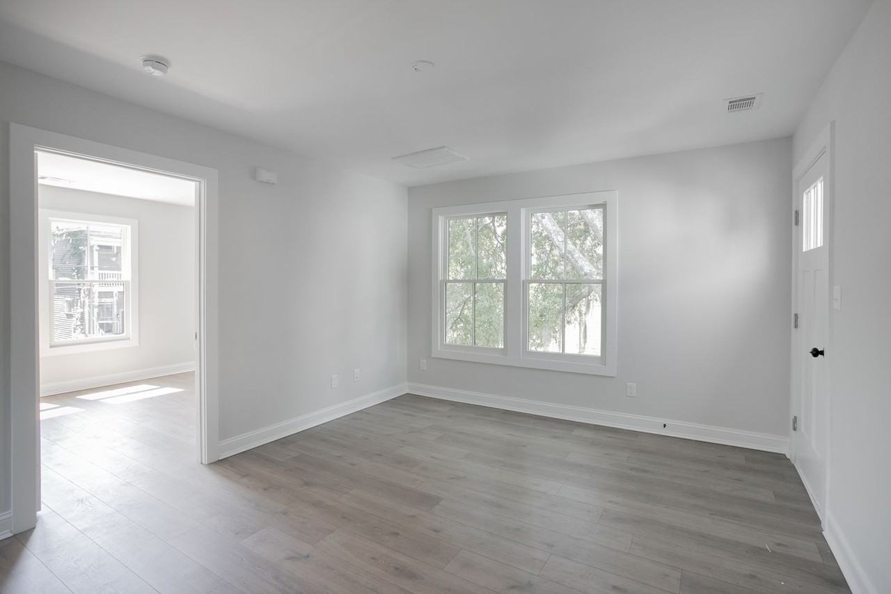 1720 Barnard St #B - Photo 2 of 15