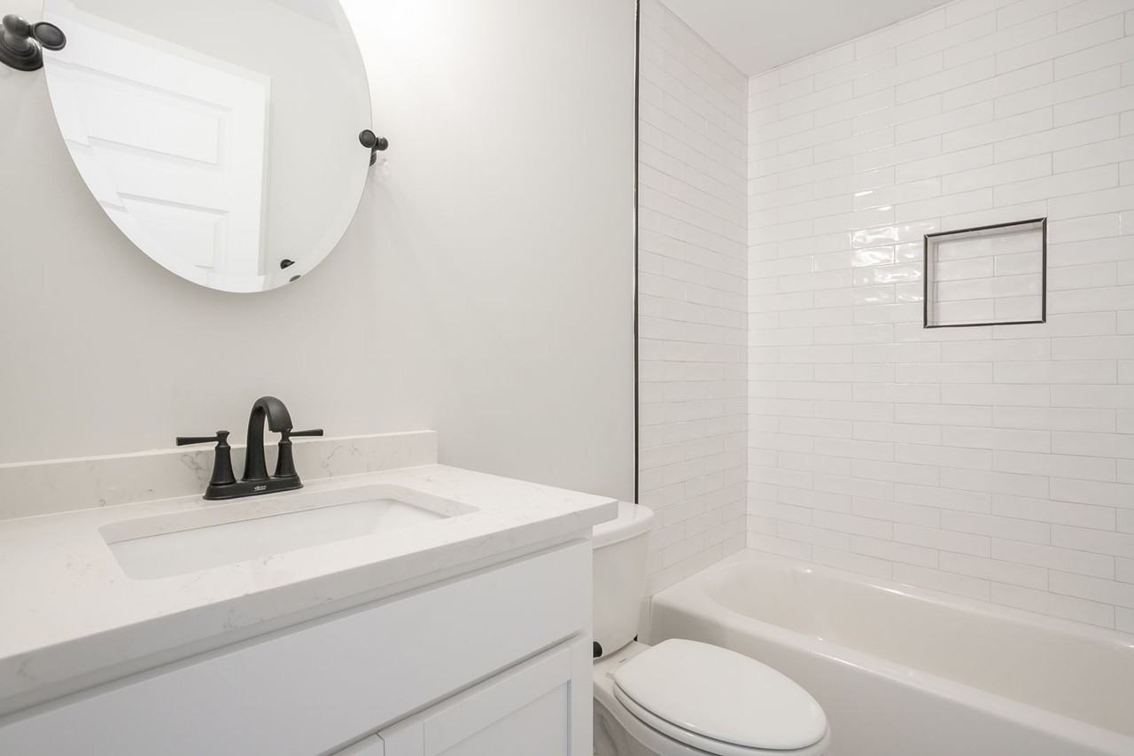 1720 Barnard St #B - Photo 7 of 15