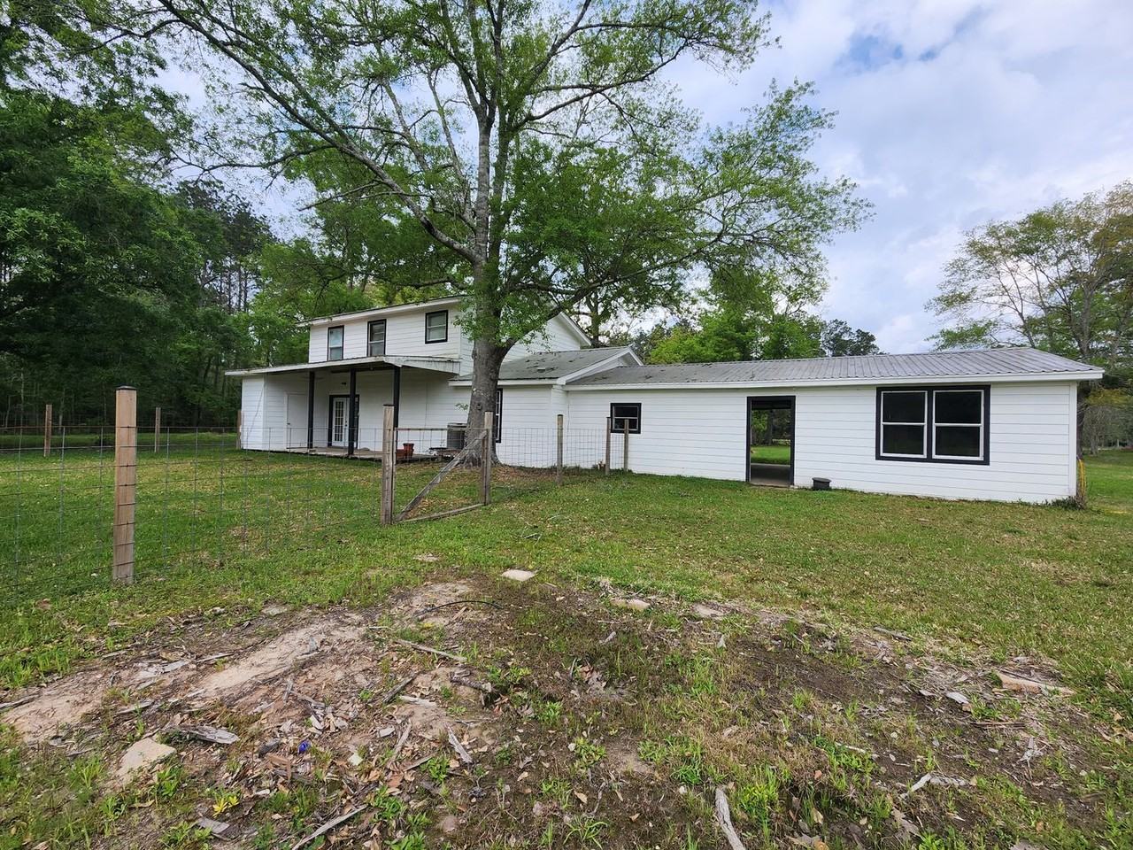 2561 Woodland Ridge Dr - Photo 2 of 22