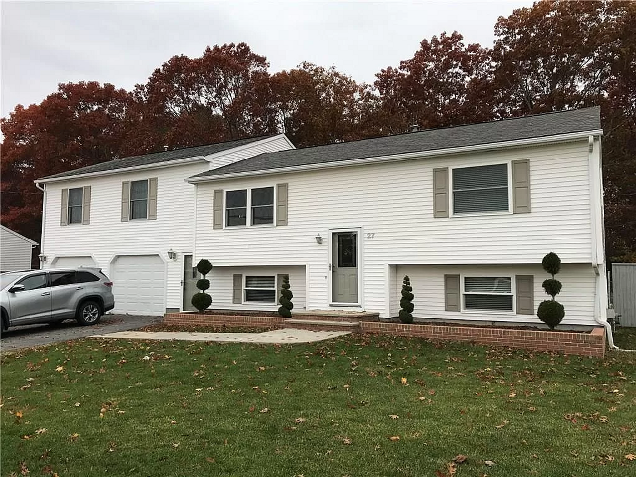 27 Medieval Way - Photo 2 of 21