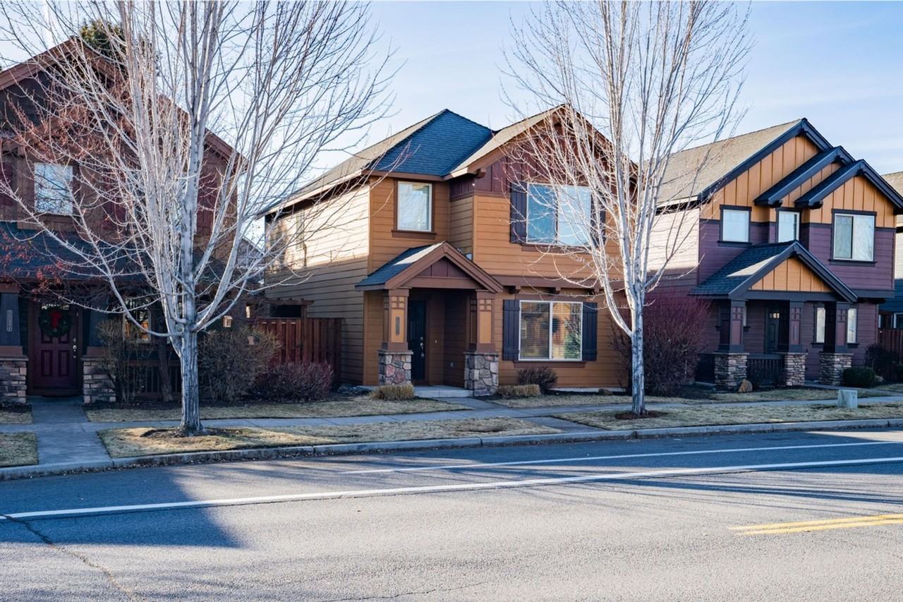 20487 Brentwood Ave - Photo 2 of 43