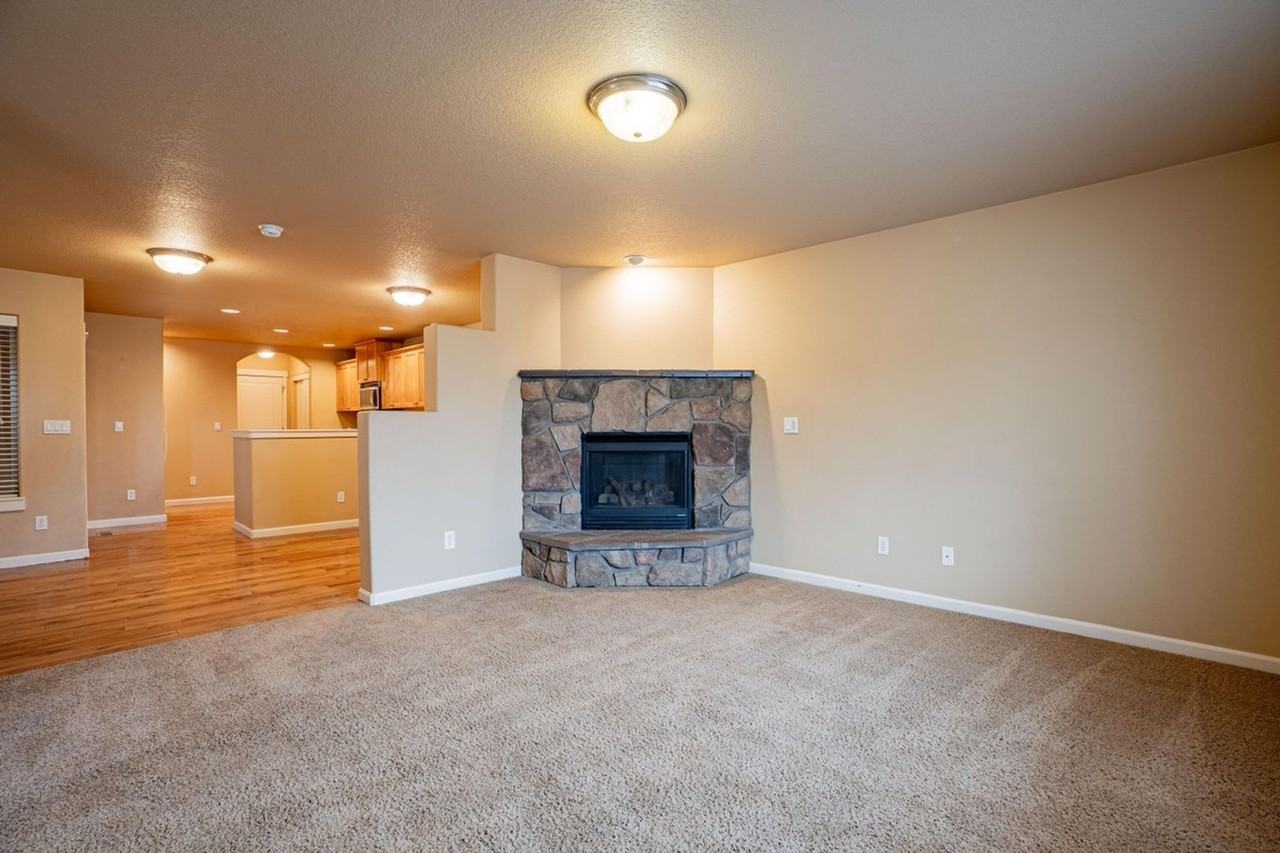 20487 Brentwood Ave - Photo 7 of 43