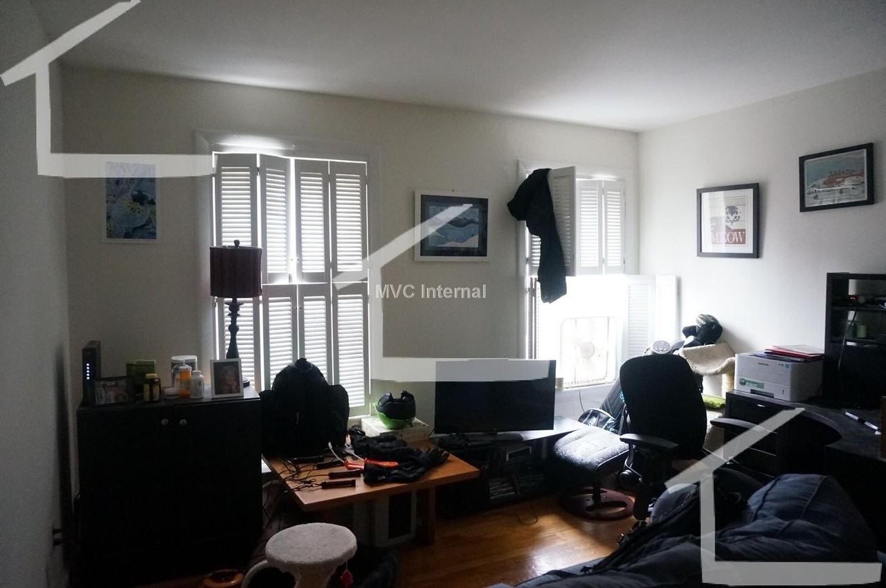 534 Beacon St - Photo 2 of 10