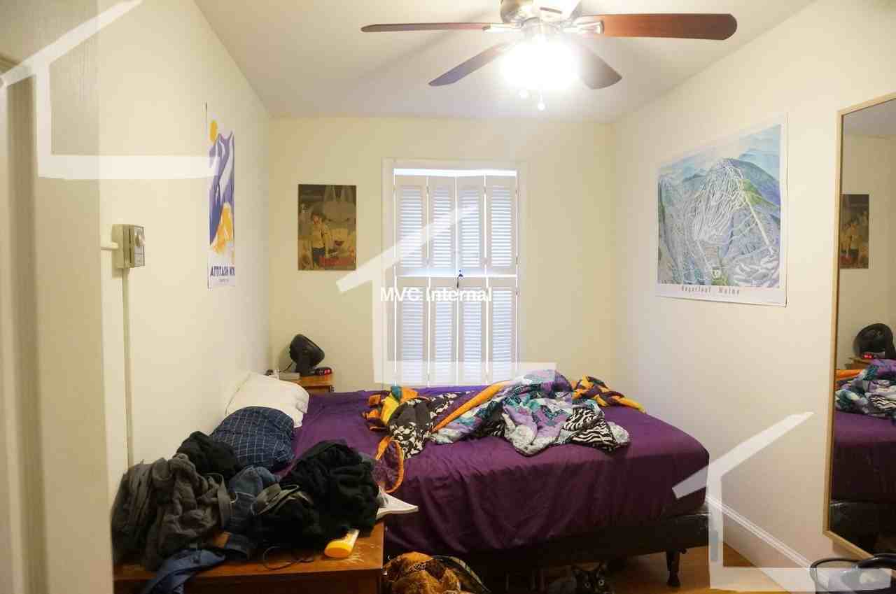 534 Beacon St - Photo 3 of 10