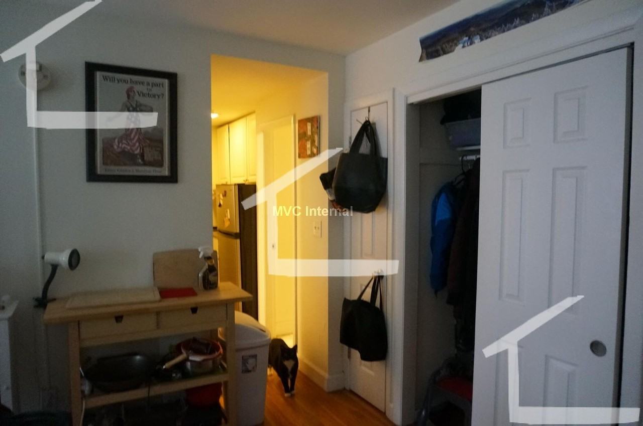 534 Beacon St - Photo 5 of 10