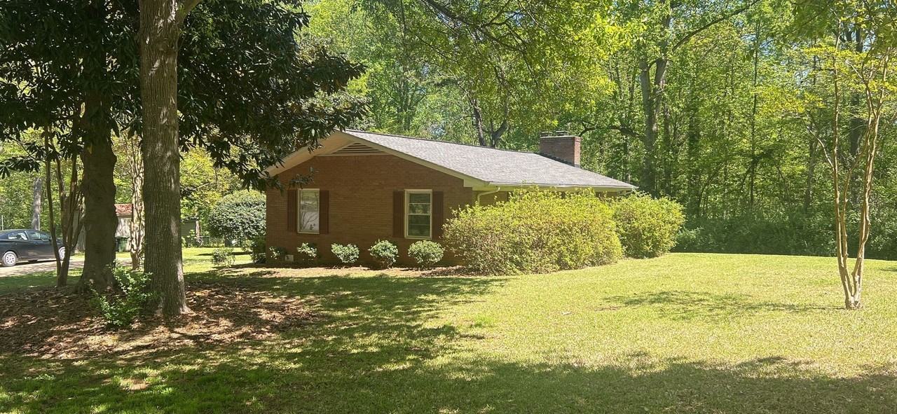 1232 Melrose Dr - Photo 2 of 20
