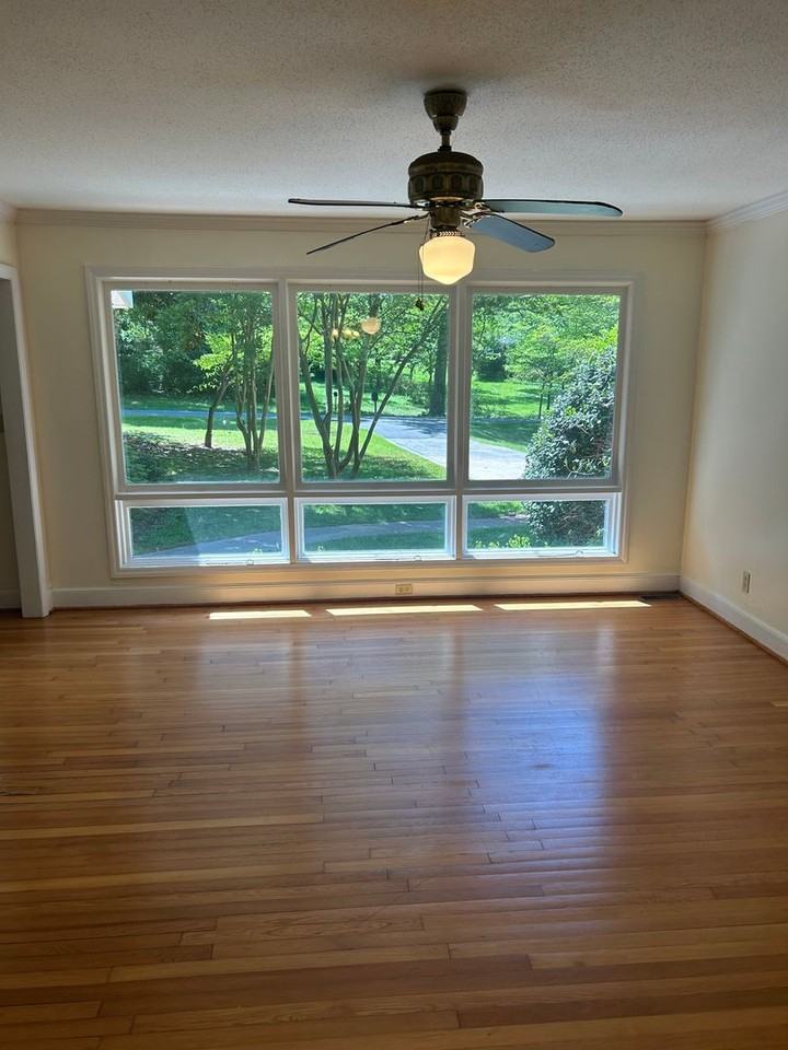 1232 Melrose Dr - Photo 4 of 20