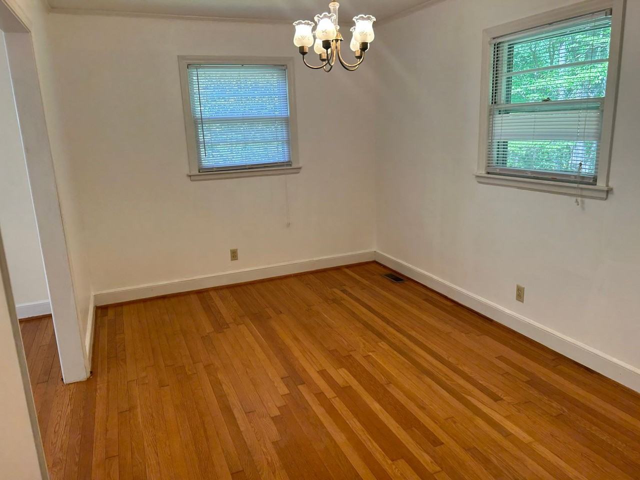 1232 Melrose Dr - Photo 6 of 20