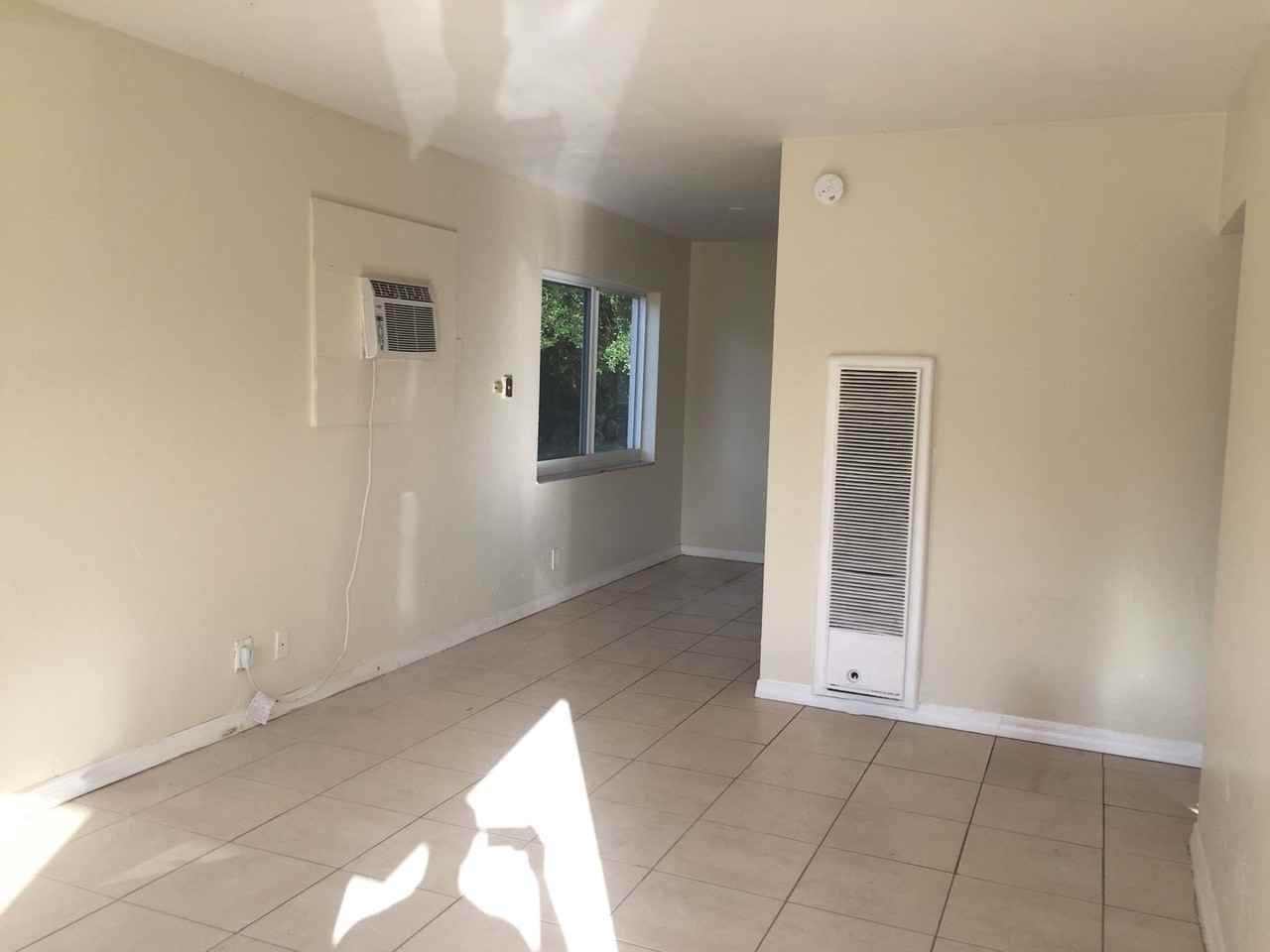 808 Nw 3rd Ave - Photo 3 of 12