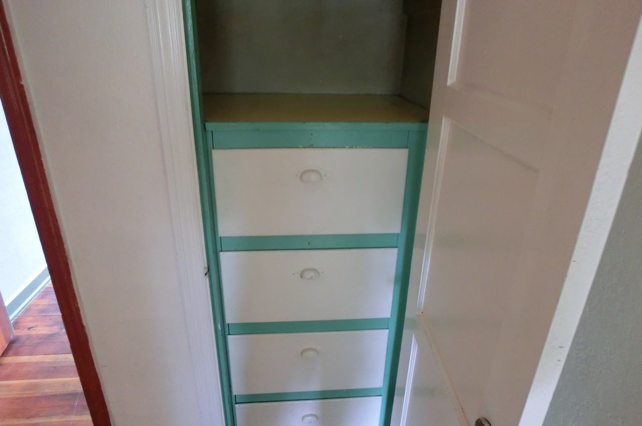 868 Northeast a Street - Photo 5 of 14