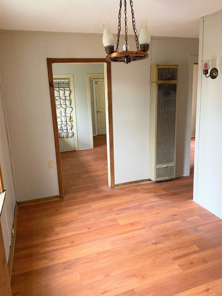 410 Liberty St - Photo 4 of 12