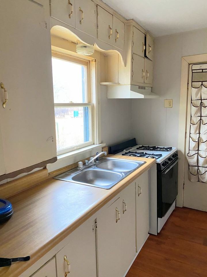 410 Liberty St - Photo 5 of 12