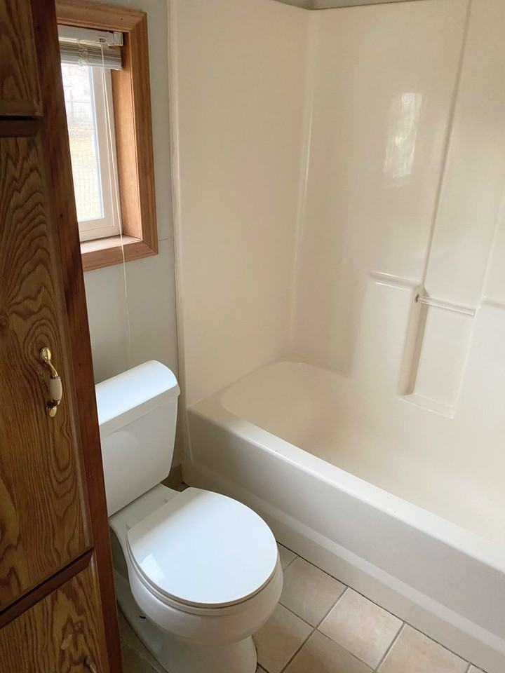 410 Liberty St - Photo 6 of 12