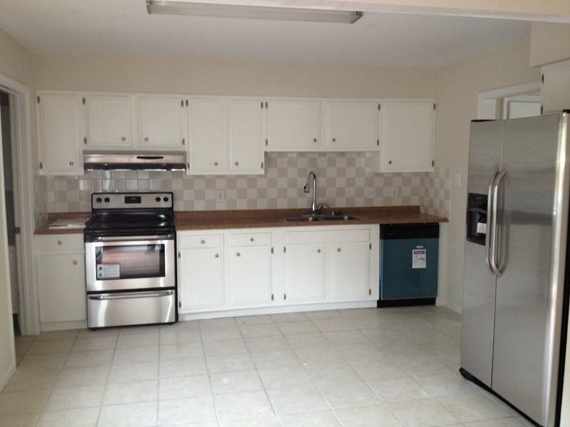 4524 Notre Dame Ct - Photo 3 of 11
