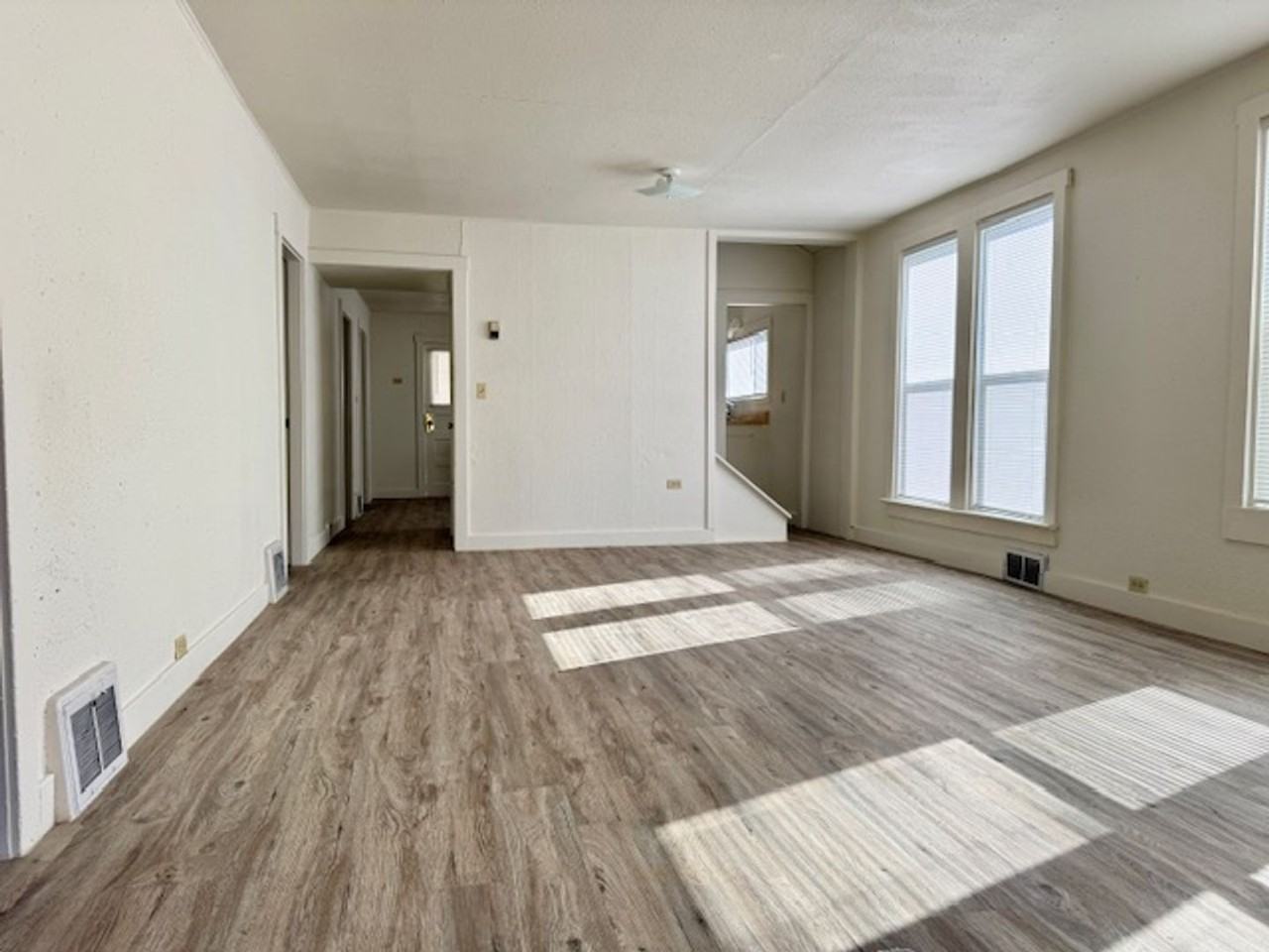 3213 N Alder St - Photo 3 of 18