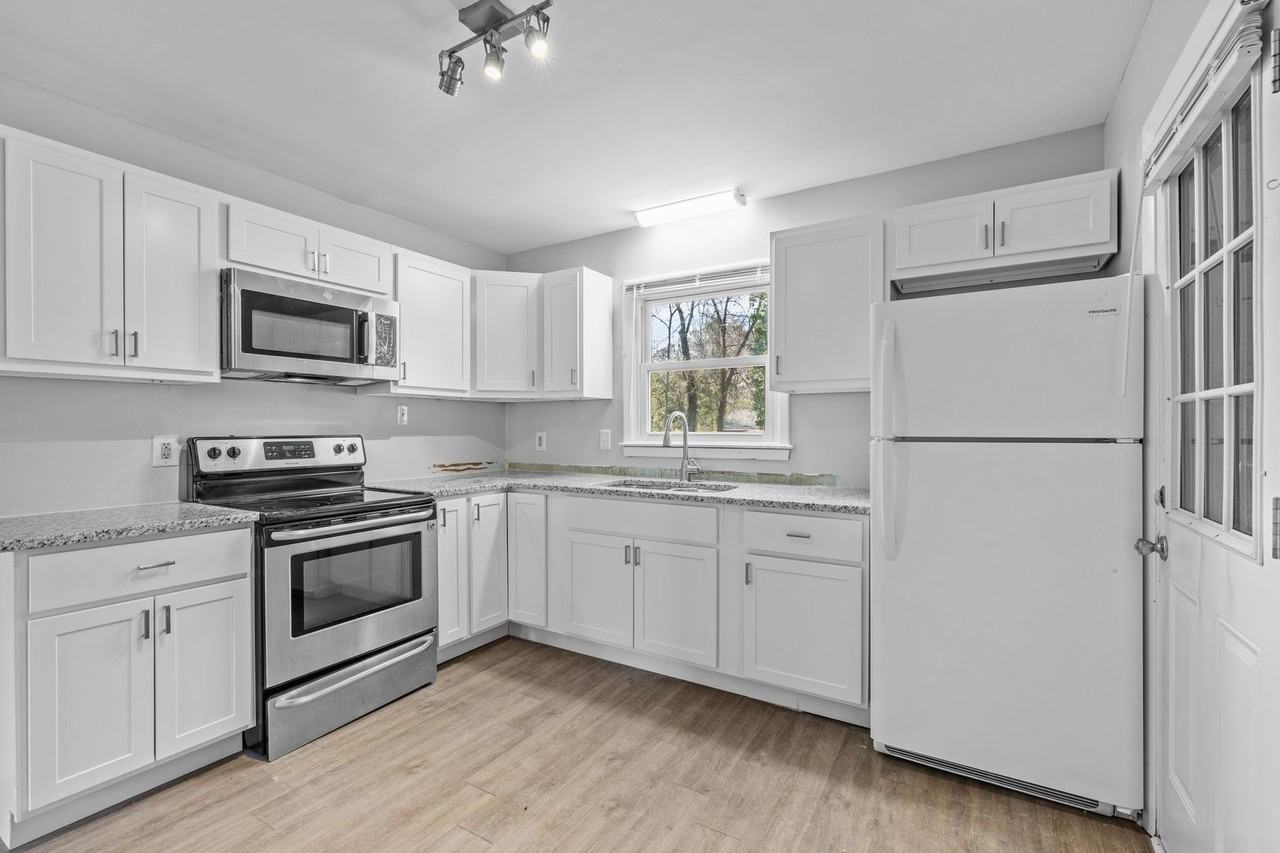 924 Beverly Dr - Photo 6 of 25