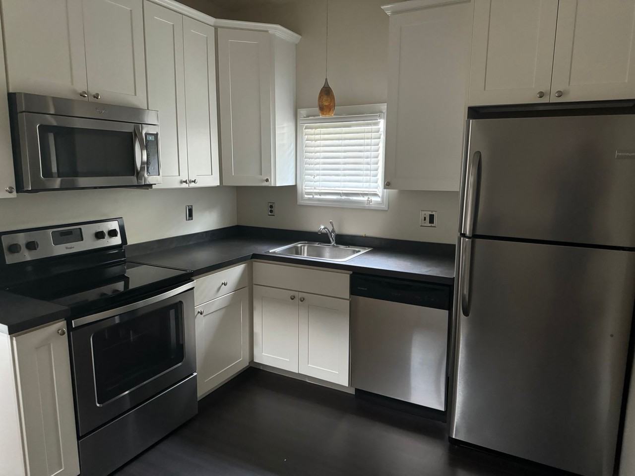 15 Sands - Photo 3 of 12