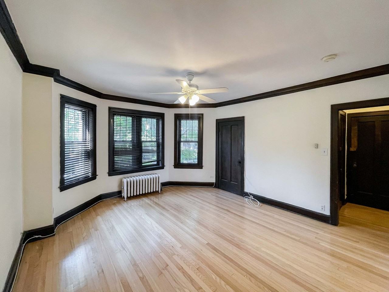 4547-57 N. Leavitt - Photo 5 of 9