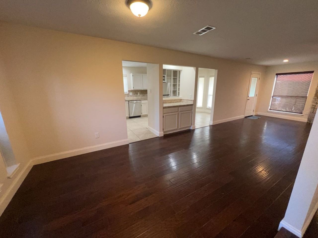 7402 Wood Bluff Blvd - Photo 7 of 25