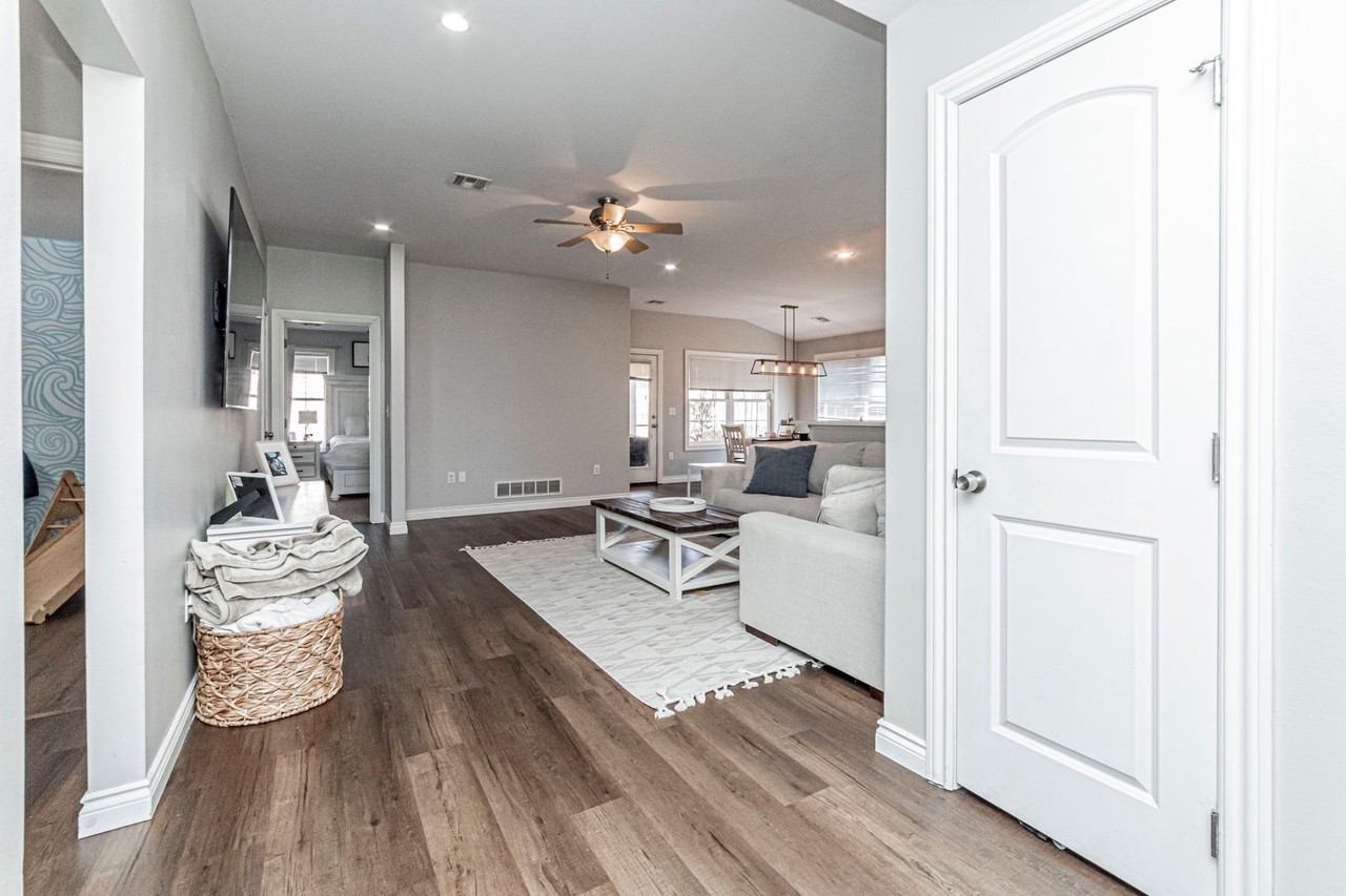 8763 William Dr - Photo 4 of 37