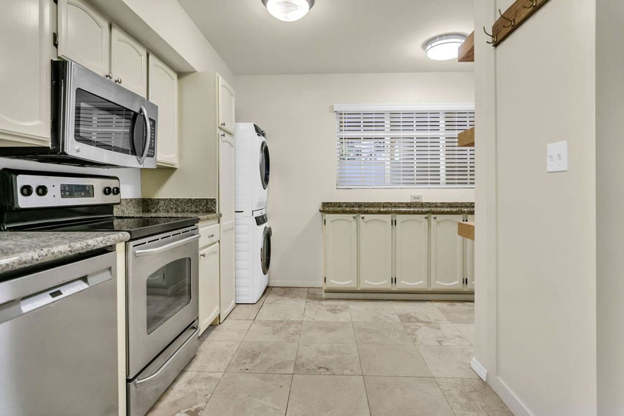 2600 Torrey Pines Rd #B18 - Photo 3 of 22