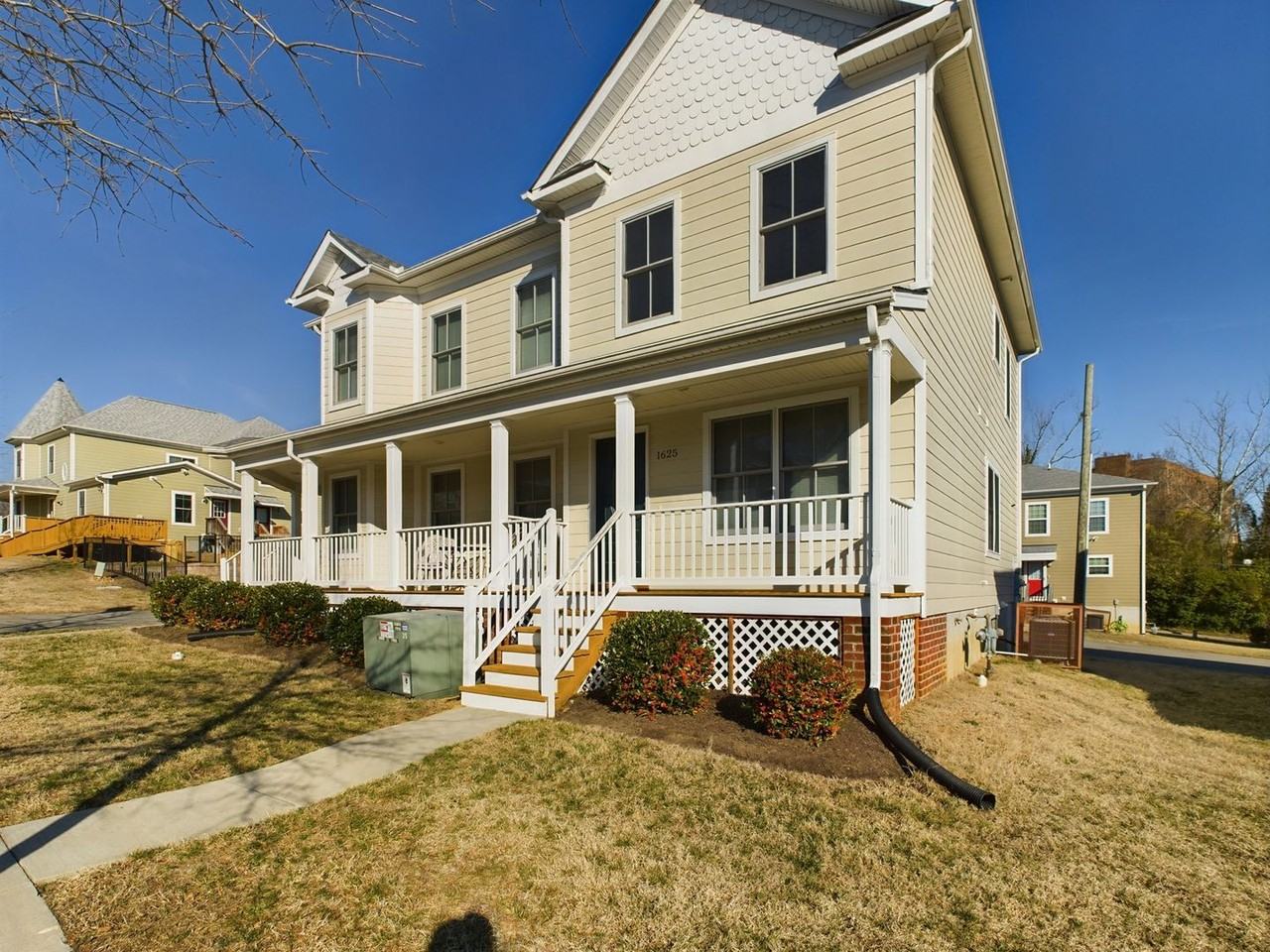 1625 Chestnut Park Ln - Photo 2 of 24