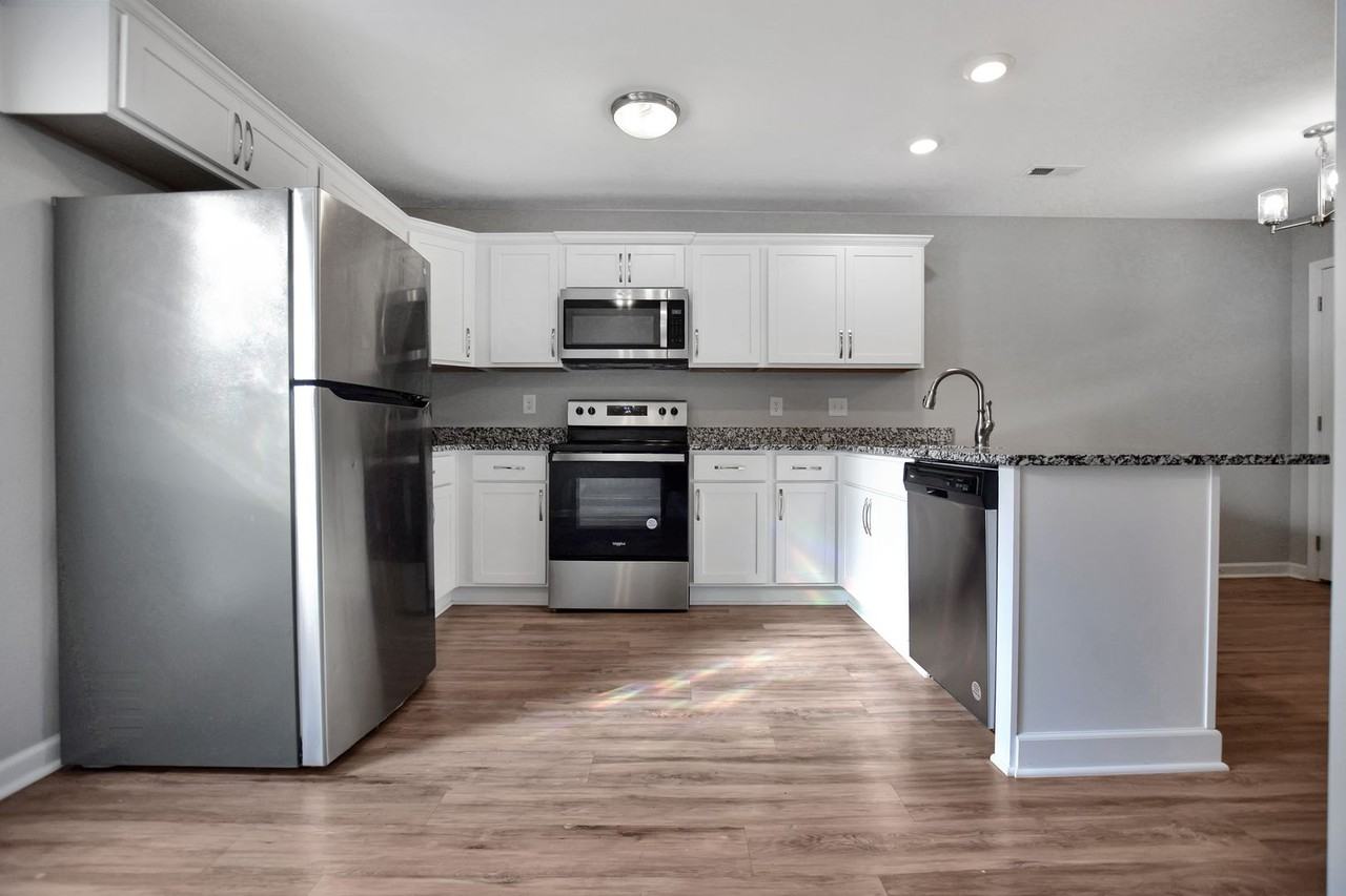 638 Stowe Ct - Photo 7 of 20