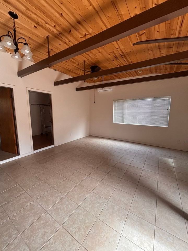 72 Henry St - Photo 5 of 7