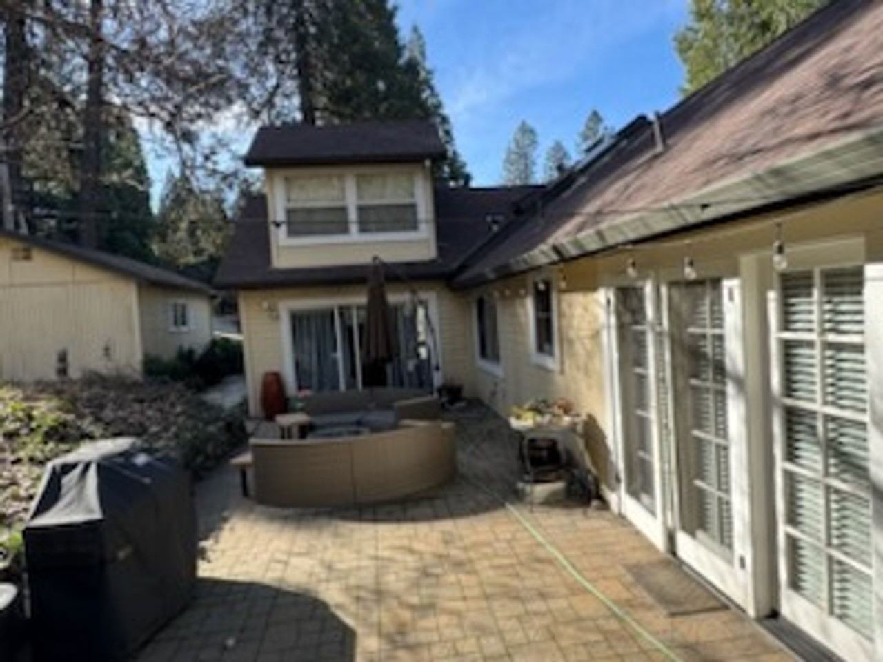 10754 Eagle Cir - Photo 3 of 35