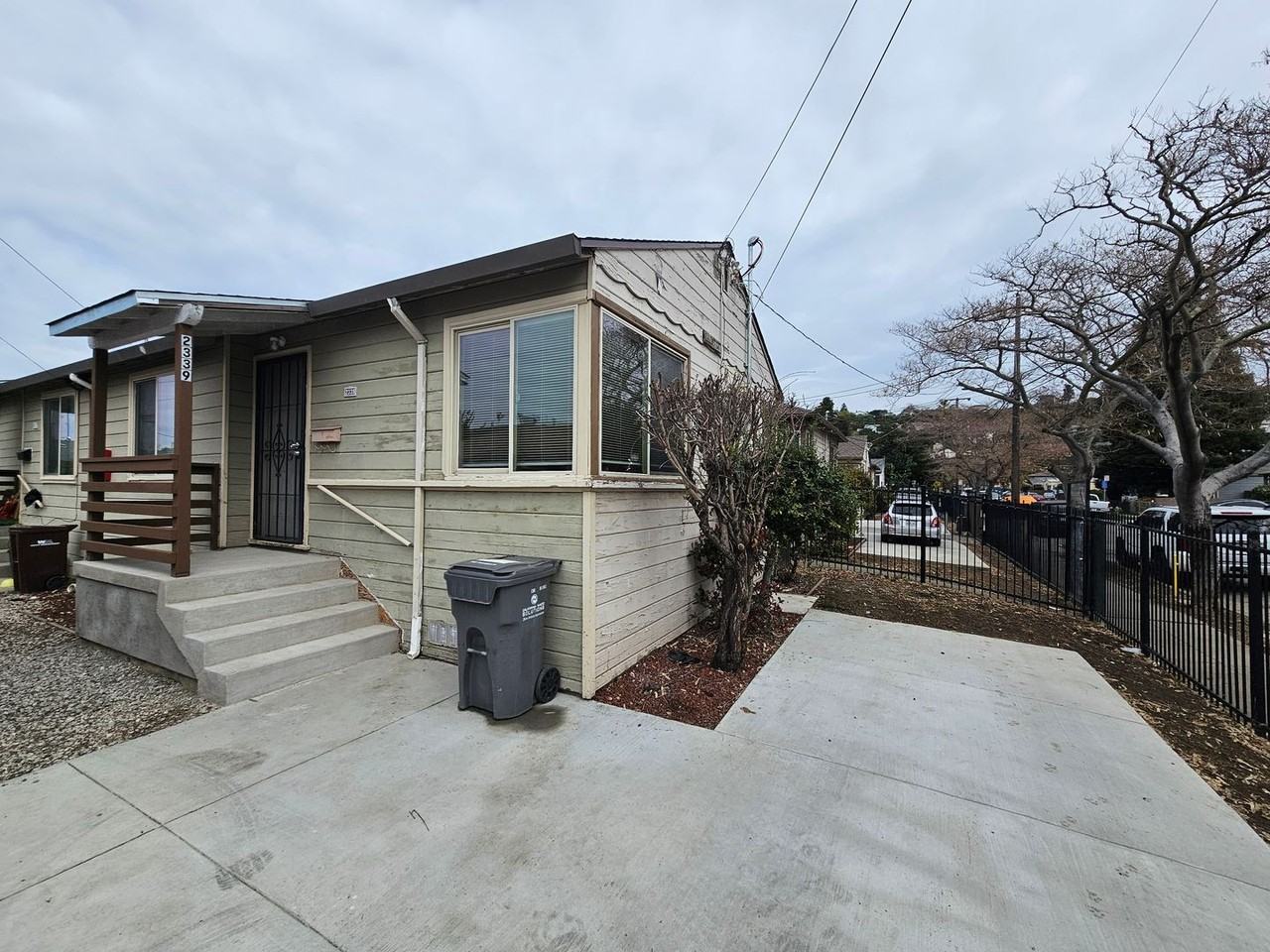 2339 88th Ave - Photo 2 of 13