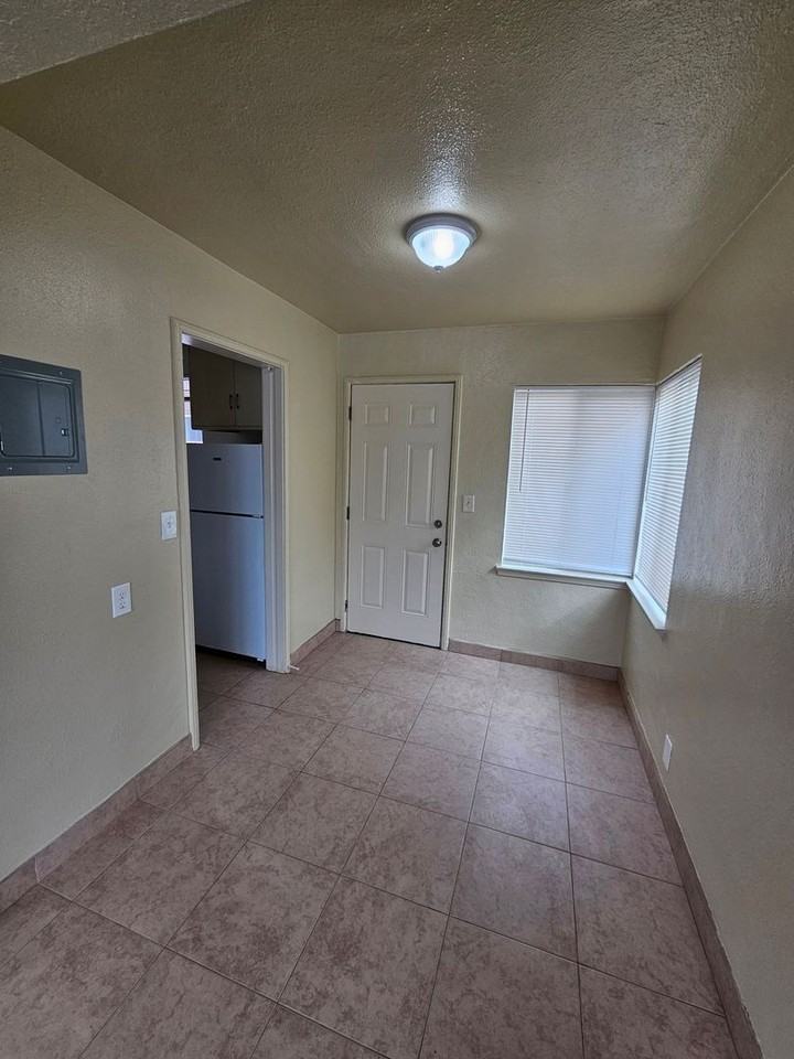 2339 88th Ave - Photo 3 of 13