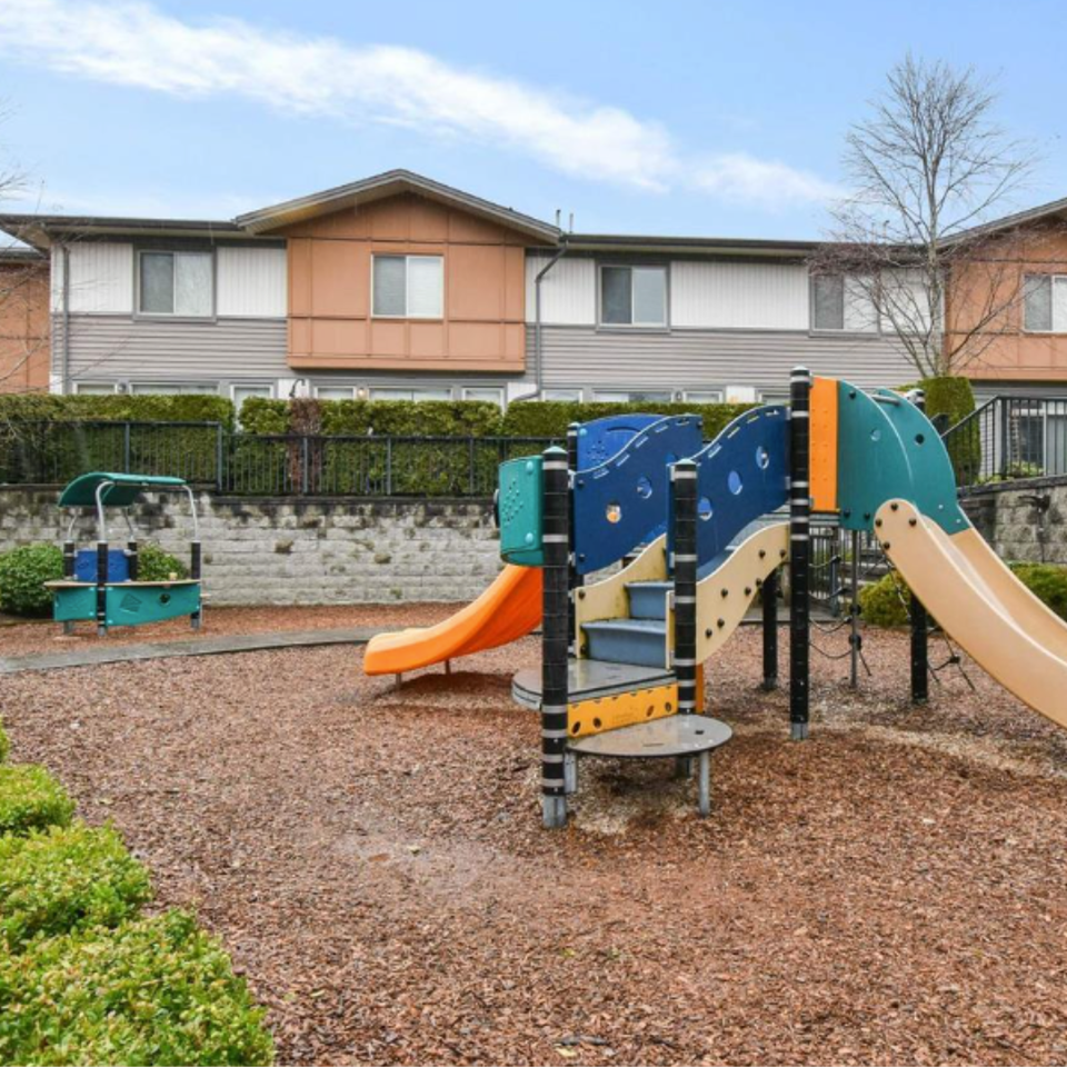 34248 King Road - Photo 3 of 6