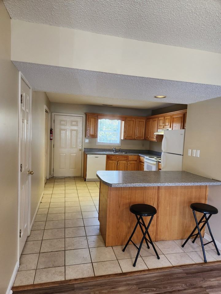 Veranda - Photo 4 of 13